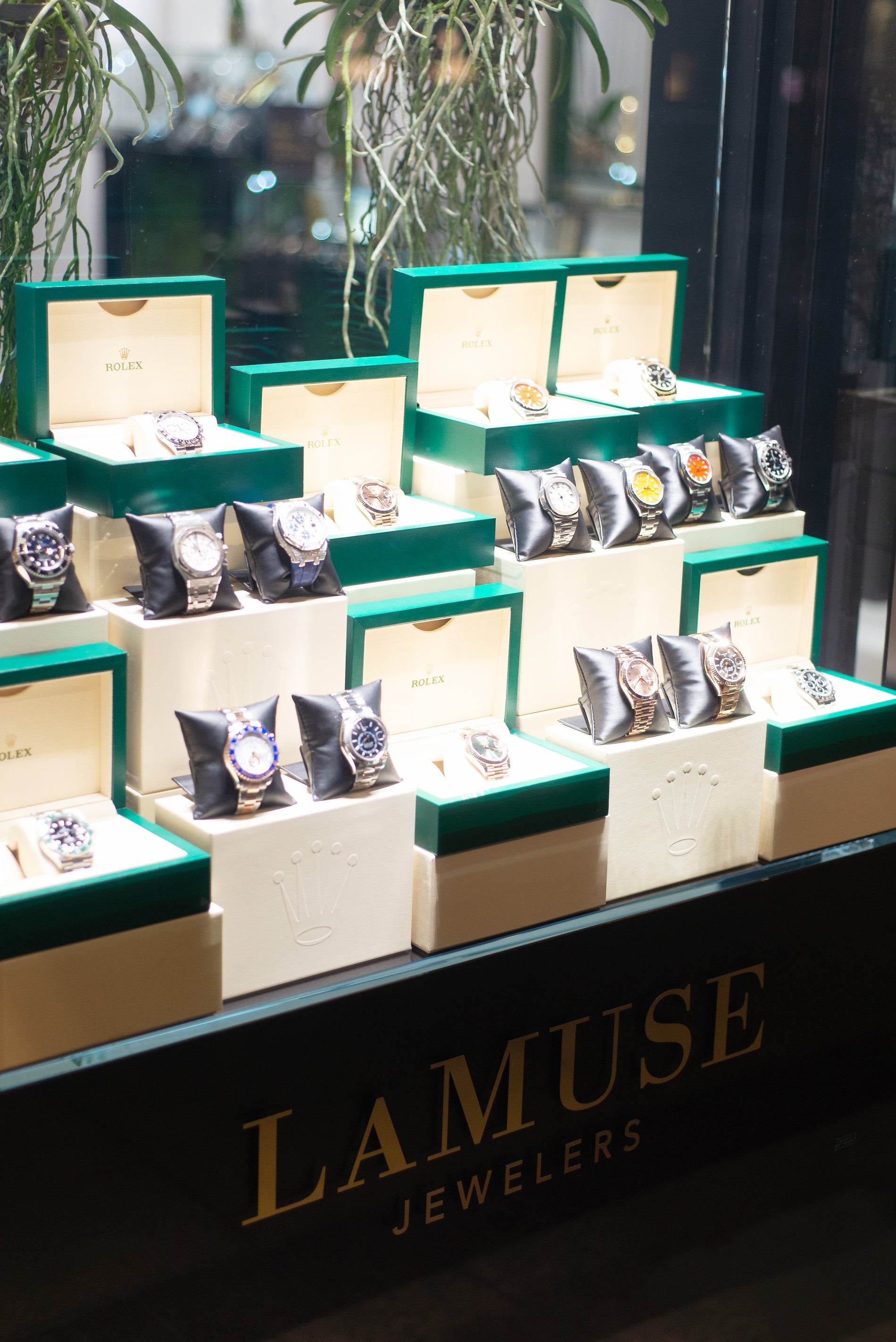 Patek Philippe vs Rolex: Which Luxury Watch Offers Better Value in 2025?